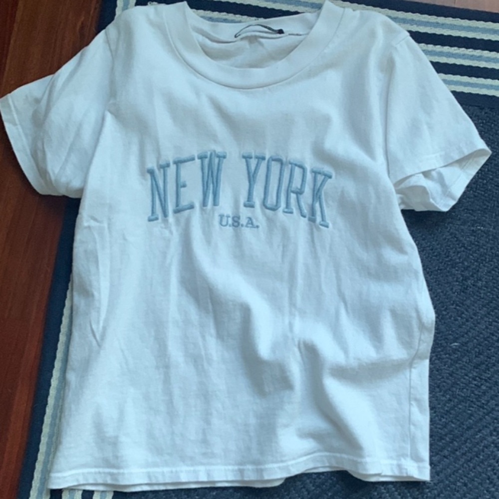Brandy Melville New York top